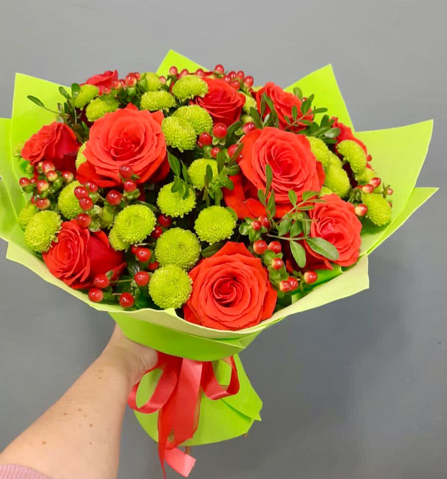 Букет цветов из: Хризантемы и Розы в Еманжелинске