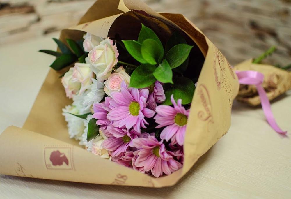 Букет цветов из: Розы и Хризантемы в Еманжелинске