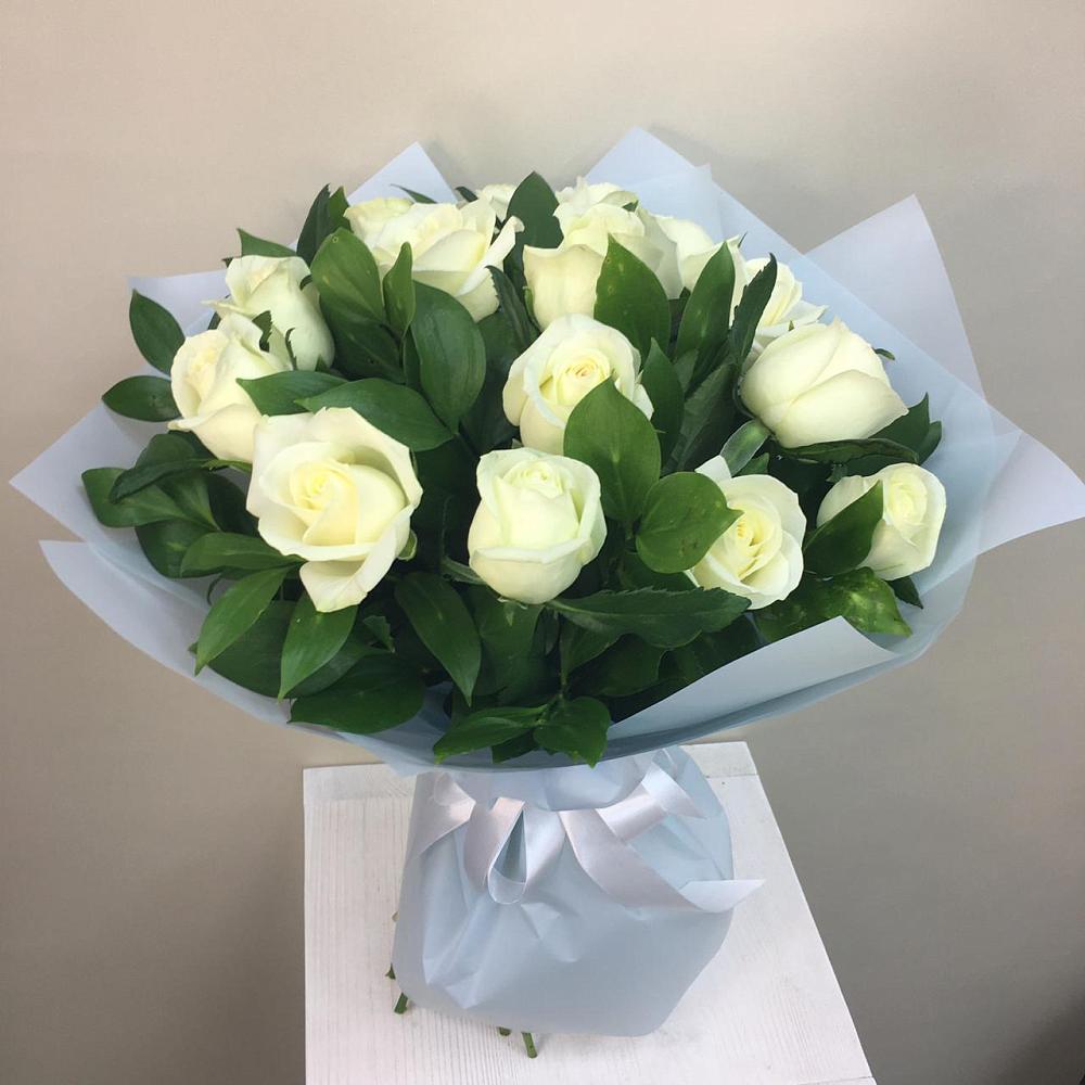 Букет 15 Белых роз Проуд в Еманжелинске