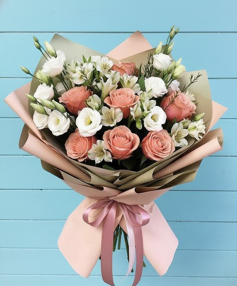 Букет цветов из: Розы, Альстромерии и Лизиантусы в Еманжелинске