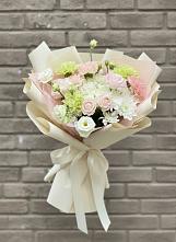 Букет цветов из:  Гвоздики, Розы, Лизиантусы и Хризантемы в Еманжелинске