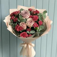 Букет цветов из:  Гвоздики и Розы в Еманжелинске