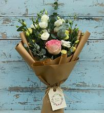 Букет цветов из:  Розы и Лизиантусы в Еманжелинске