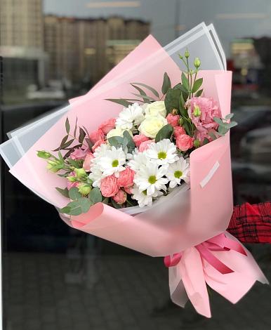 Букет цветов из: Розы, Лизиантусы и Хризантемы в Еманжелинске